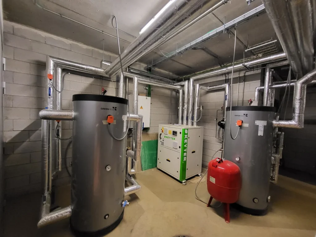 Booster agua-agua y depósitos de la instalación de Bodegas Protos