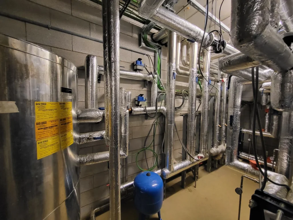 Distribución hidráulica de la instalación térmica de Bodegas Protos